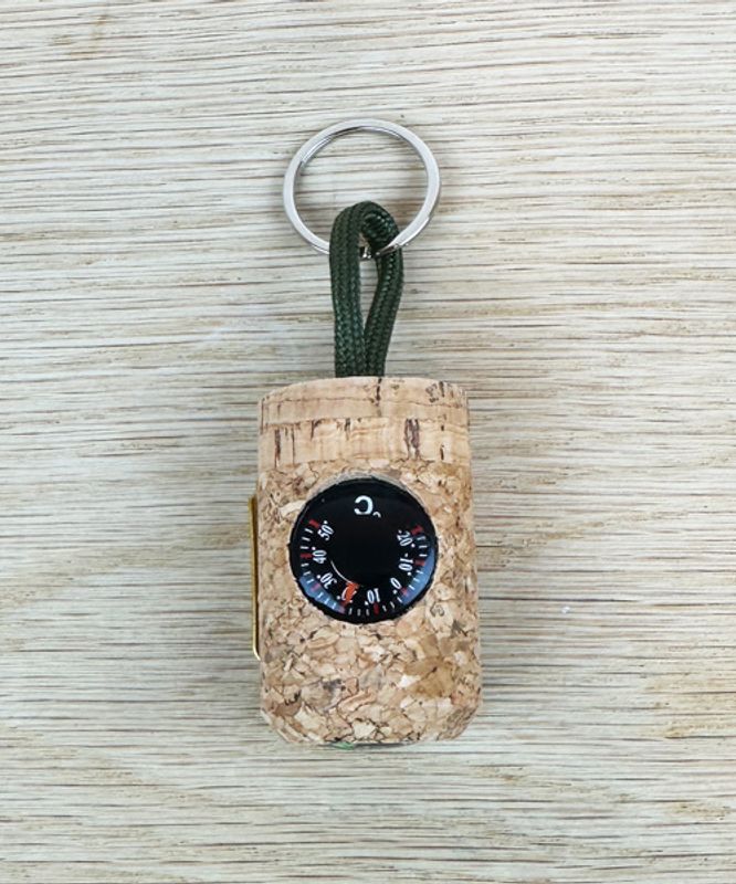 Nøkkelring med termometer og kompass